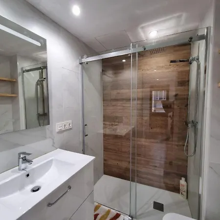 Apartment 102a Moderno 2